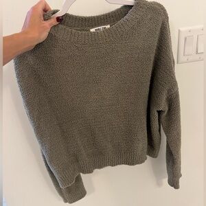 Green double zero sweater size medium